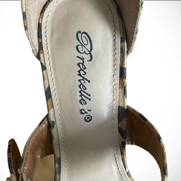 Leopard Faux Suede Open Toe TriBand Ankle Cuff Heel Sandal - Picture 8 of 10